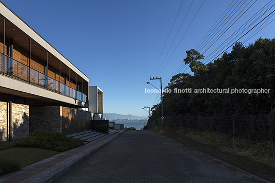 casa ce jobim carlevaro arquitetos