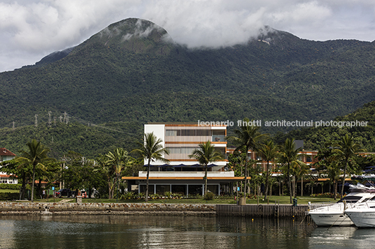 fasano angra dos reis bernardes arquitetura