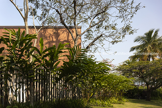 casa jrm bernardes arquitetura