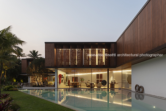 casa jrm bernardes arquitetura