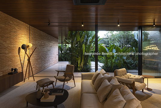 casa malu aguirre arquitetura