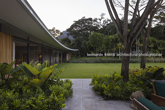 casa asa bernardes arquitetura