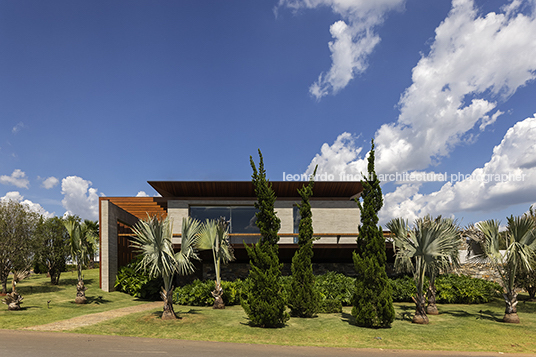 casa ninho felipe caboclo arquitetura