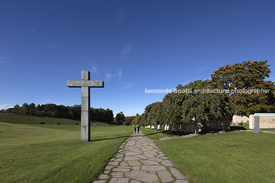 woodland cemetery sigurd lewerentz