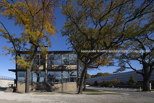 iit vandercook college of music mies van der rohe