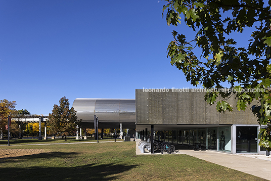 iit mccormick tribune campus center oma