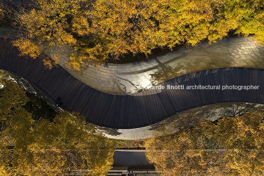 jay pritzker bandshell - millennium park frank o. gehry