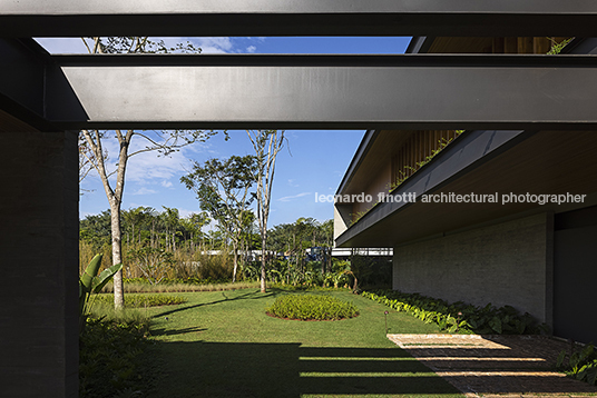 casa vetor - fazenda boa vista felipe caboclo arquitetura