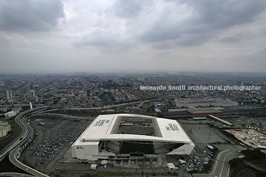 arena corinthians aníbal coutinho