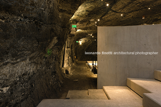 museo subterráneo monumental 180 metros/ catedral de sal yemail arquitectura