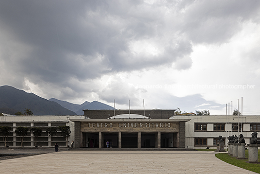 teatro universitario - universidad central del ecuador gilberto gatto sobral