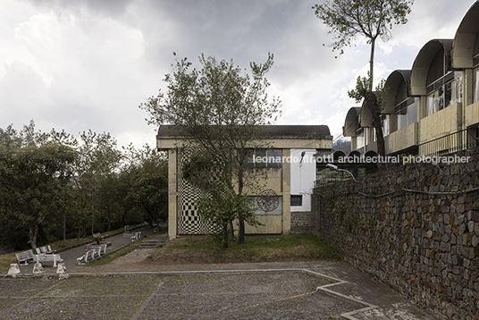 facultad de arquitectura y urbanismo - universidad central de ecuador luis oleas