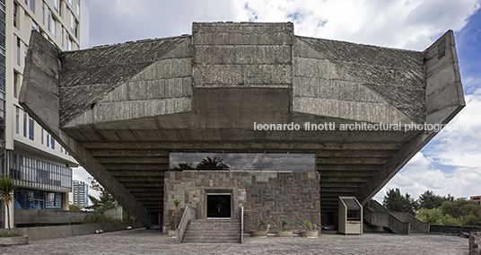 teatro de la escuela politécnica nacional oswaldo de la torre